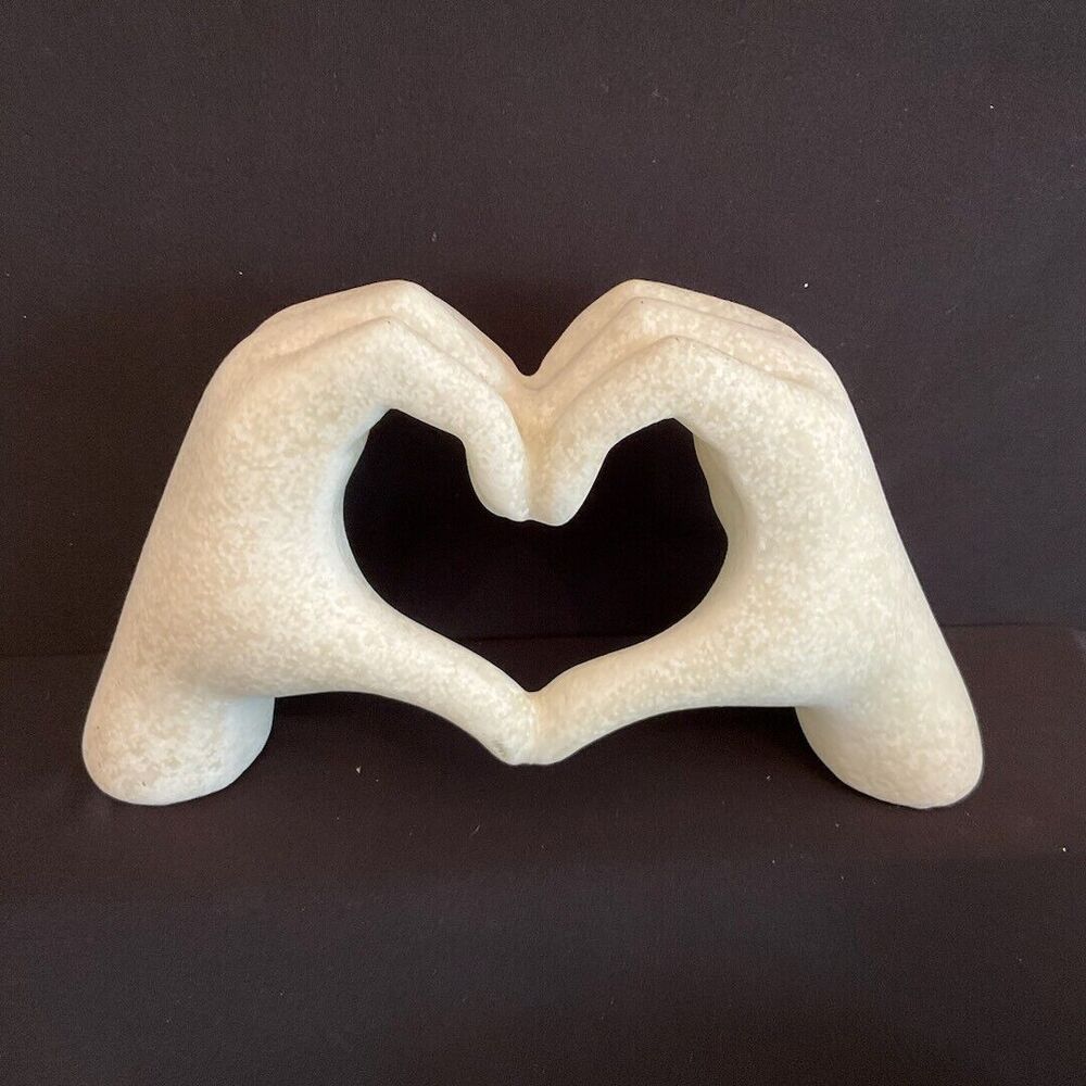 Heart Shape Statue, Heart Hands Gesture Decoration Home Decor for Living Wedding